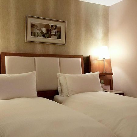 Elegance Hotel Тайпей Екстериор снимка