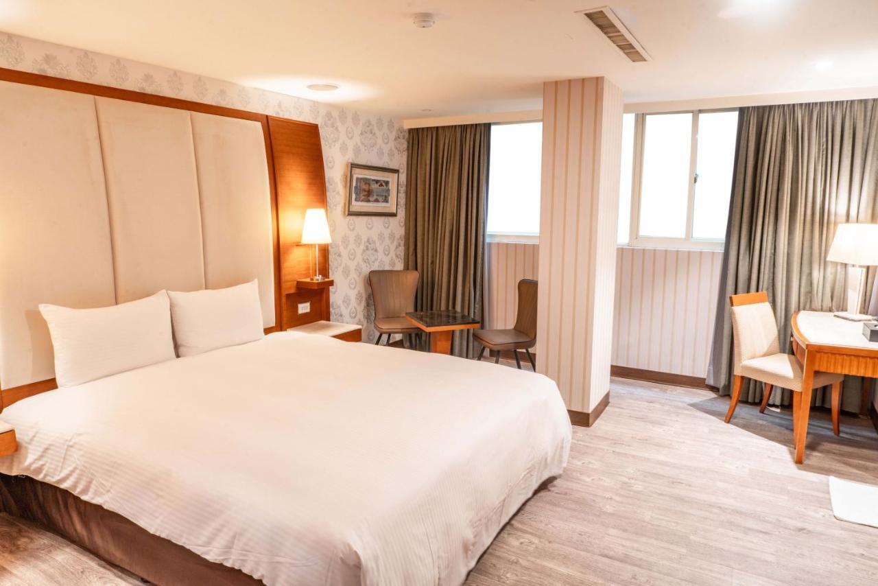 Elegance Hotel Тайпей Екстериор снимка