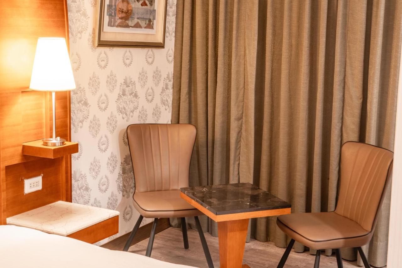 Elegance Hotel Тайпей Екстериор снимка