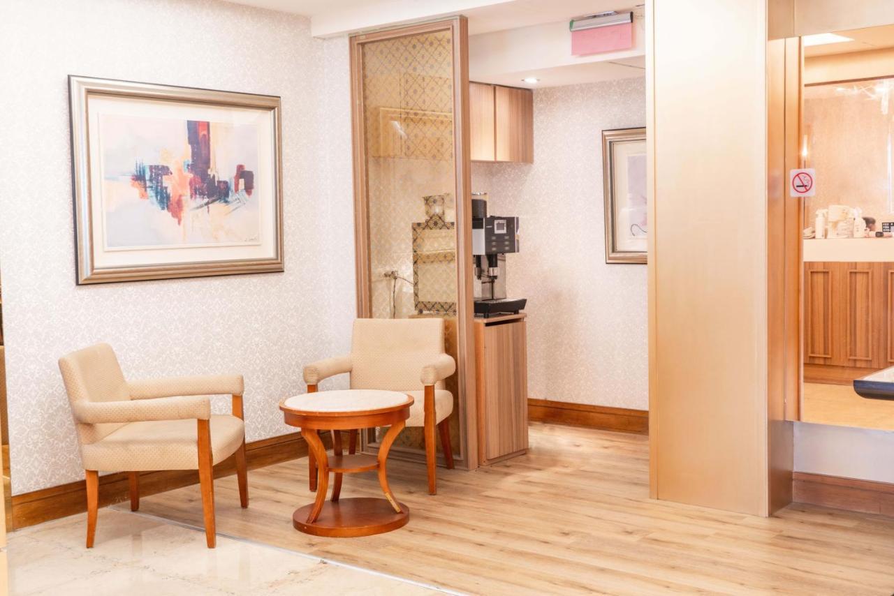 Elegance Hotel Тайпей Екстериор снимка