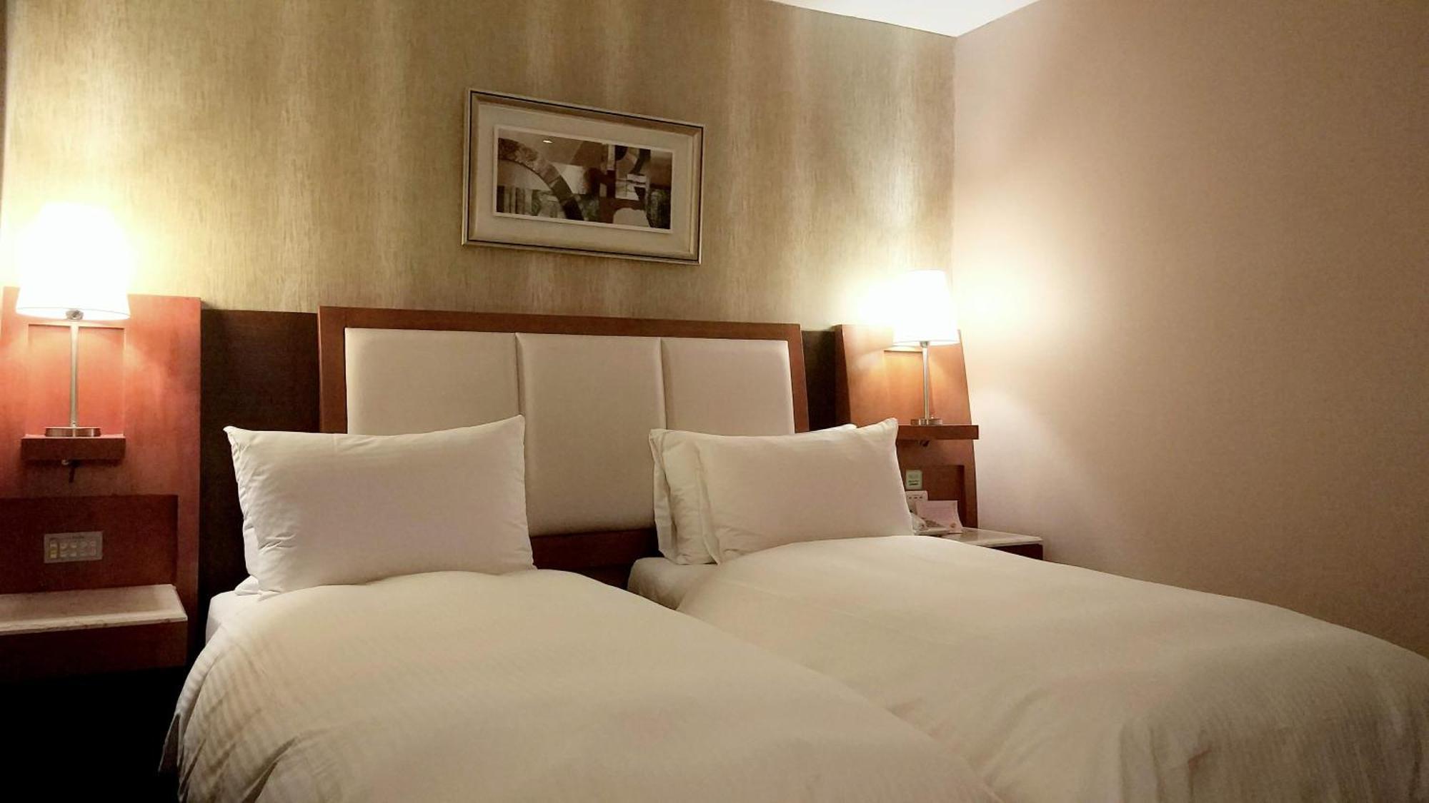 Elegance Hotel Тайпей Екстериор снимка