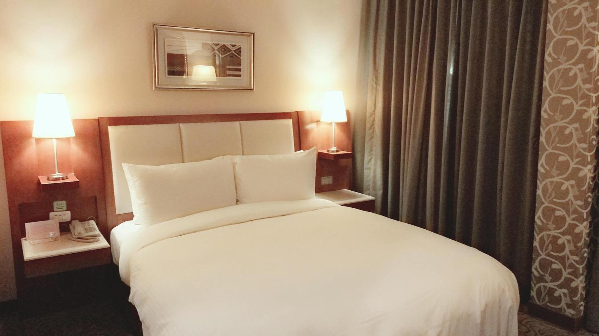 Elegance Hotel Тайпей Екстериор снимка