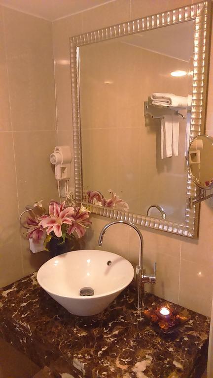 Elegance Hotel Тайпей Екстериор снимка