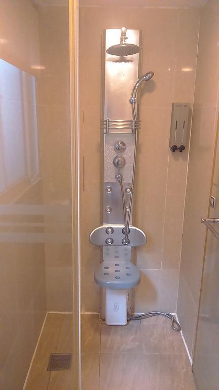 Elegance Hotel Тайпей Екстериор снимка