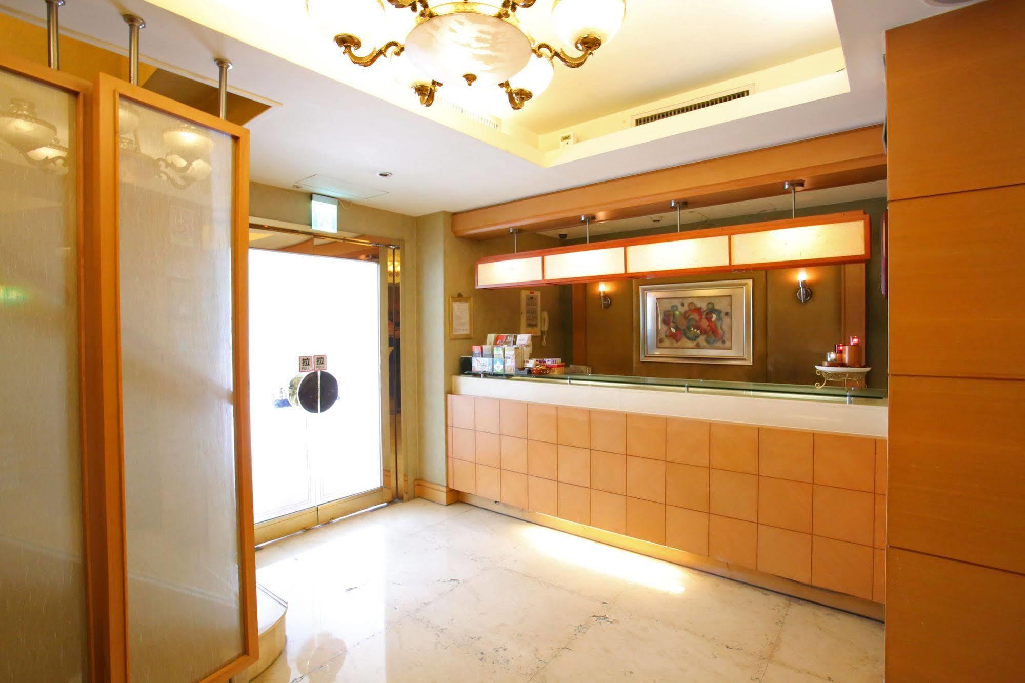 Elegance Hotel Тайпей Екстериор снимка